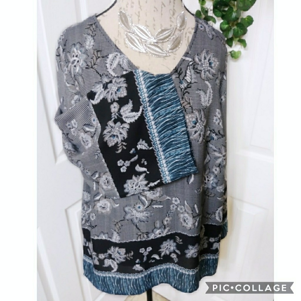 Avenue Bell Sleeve Pullover Blouse Size 14